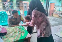 Peduli Kesehatan Warga, Bhabinkamtibmas Desa Kapandayan Monitoring Kegiatan Posyandu di Dusun Wage