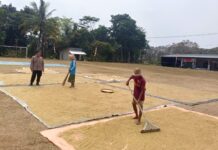 Sambangi Petani Binaan, Bhabinkamtibmas Desa Mekarsari Perkuat Dukungan Ketahanan Pangan