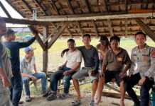 POLSEK LURAGUNG MELAKSANAKAN PATROLI MEMBERIKAN HIMBAUAN AGAR TETAP JAGA KEAMANAN