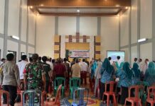 Kapolsek Ciawigebang Dukung Penguatan Pelayanan Masyarakat melalui Pelantikan Perangkat Desa Pamijahan