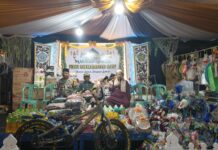 Jaga Kamtibmas, Bhabinkamtibmas Desa Kadurama Hadiri dan Amankan Pawai Ta’aruf Maulid Nabi di Ponpes Sabilul Huda