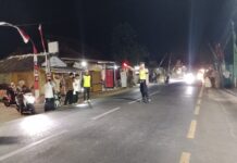 Jaga Kamtibmas, Bhabinkamtibmas Desa Sidaraja Laksanakan Pengamanan Maulid Nabi Muhammad SAW 1448 H