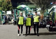 Bhabinkamtibmas Desa Sidaraja Bersama Linmas Amankan Peringatan Maulid Nabi Muhammad SAW 1448 H