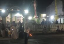Ciptakan Kamtibmas Kondusif, Bhabinkamtibmas Desa Kapandayan Laksanakan Pengamanan Maulid Nabi Muhammad SAW 1448 H
