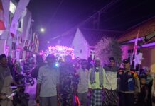 Bhabinkamtibmas Bersama Babinsa Desa Cipicung Amankan Pawai Ta’aruf Maulid Nabi Muhammad SAW 1448 H