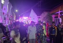 Sinergitas TNI-Polri, Bhabinkamtibmas dan Babinsa Desa Cipicung Kawal Pawai Ta’aruf Maulid Nabi Muhammad SAW 1448 H