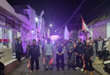 Pengamanan Pawai Ta’aruf Maulid Nabi Muhammad SAW 1448 H, Bhabinkamtibmas Bersama Babinsa Desa Cipicung Pastikan Kegiatan Berjalan Aman