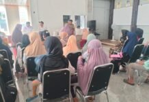 Bhabinkamtibmas Desa Kapandayan Kawal Penyaluran Bantuan Pangan Beras untuk 446 KPM