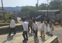 Kapolsek Ciwaru Dampingi Pemda Kuningan Ziarah ke Makam Mantan Bupati