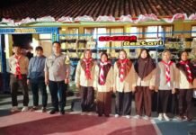 Bhabinkamtibmas Hadiri PERJUSA di SD Negeri Kapandayan, Wujud Dukungan Polri terhadap Kegiatan Pembinaan Siswa