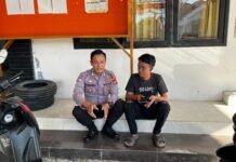POLSEK LURAGUNG MELAKSANAKAN PATROLI MEMBERIKAN HIMBAUAN AGAR TETAP JAGA KEAMANAN