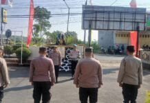 Kanit Propam Polsek Luragung Mendampingi Kapolsek Pimpin Pel Pagi