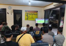 Semarak Final Piala Presiden 2026, Kapolsek Fasilitasi Nobar Bersama TNI dan Masyarakat