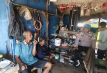 Kanit Propam Polsek Ciwaru Laksanakan Sambang dan Himbauan Kamtibmas kepada Warga