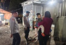 Bhabinkamtibmas dan Kanit Propam Polsek Ciwaru Sambangi Warga, Wujudkan Kamtibmas Kondusif