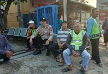 Membangun Kemitraan Transportasi Lokal, Aksi DDS Bhabinkamtibmas Polsek Mandirancan Aipda Sonita di Blok Cimalati