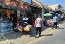 Menjaga Ketenteraman Warga, Patroli KRYD Ka SPKT 2 Polsek Mandirancan Aiptu Juro Jauhari, S.H. Sisir Perkampungan