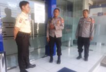 Piket Polsek Kramatmulya Polres Kuningan Laksanakan patroli Siang antisipasi terjadinya Gangguan Kamtibmas dan tindak kriminalitas