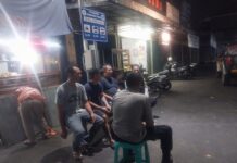 Polsek Kramatmulya Laksanakan Patroli Malam Saat Antisipasi tindak kriminalitas dan Gangguan Kamtibmas Sambangi Pedagang