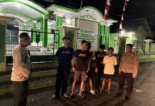 Bergerak Cepat Jaga Malam, Unit SPKT 2 Polsek Mandirancan Penertiban Kerumunan Remaja di Lapangan Bola