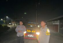 Jaga Kondusivitas Pemukiman, Unit SPKT 2 Polsek Mandirancan Patroli Dini Hari di Desa Salakadomas