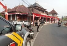 personil polsek cigugur patroli dialogis monitoring paseban , sosialisasi call centre polri