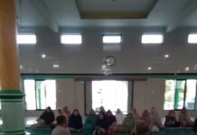 personil polsek cigugur patroli dialogis monitoring Masjid al huda Cigadung , himbau jaga kamtibmas