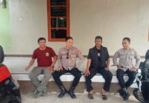 Pererat Kemitraan dengan Warga Desa Nanggela, Bhabinkamtibmas Polsek Mandirancan Aipda Sonita Sabang Dialogis Dengan Warga
