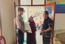 Bhabinkamtibmas Desa Patalagan Brigpol Mulyono Haryanto Monitoring Penyaluran Bantuan Pangan Beras di Desa Patalagan untuk 348 Keluarga Penerima Manfaat, Pastikan Distribusi Berjalan Aman, Tertib dan Lancar