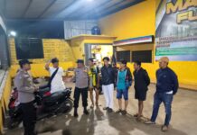 Patroli KRYD Polsek Pancalang Sasar Warga Desa Kahiyangan, Sampaikan Himbauan Kamtibmas dan Antisipasi C3 Demi Menjaga Situasi Tetap Aman dan Kondusif