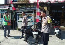 Menjaga Ketenangan Aktivitas Pasar, Unit Patroli Polsek Mandirancan Gencarkan Dialogis dengan Jukir di Sukasari