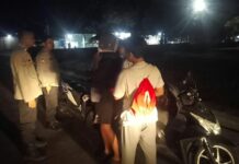 Menjaga Marwah Wilayah dari Keresahan Jalanan, Unit Patroli Polsek Mandirancan Tertibkan Remaja Nongkrong di Kantor Kecamatan