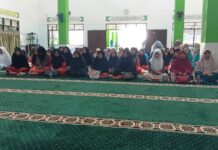 Mengukuhkan Pengurus Merawat Sunnah, Kanit Propam Polsek Mandirancan Hadiri Maulid Nabi di Masjid As-Salam