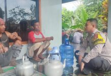 Menangkal Hoax dan Jaga Kamtibmas, Brigpol Singgih Priyogo Sambangi Warga Dusun 1 Nanggerangjaya