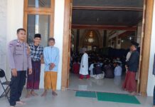 Hadiri Peringatan Maulid Nabi di Desa Sangkanurip, Bhabinkamtibmas Polsek Cilimus Sosialisasikan Layanan Call Center 110