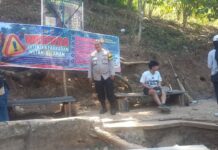 Sambangi Wisata Alam Lembah Cilengkrang, Bhabinkamtibmas Polsek Kramatmulya Imbau Kunci Ganda Hingga Bahaya Karhutla