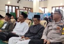 Hadiri Tabligh Akbar Maulid Nabi di Desa Sembawa, Bhabinkamtibmas Polsek Jalaksana Perkuat Silaturahmi