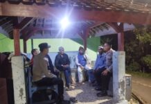 Kepolisian Sektor (Polsek) Ciniru melaksanakan patroli C3 (Curas, Curat, dan Curanmor) di Desa Cipedes, Kecamatan Ciniru