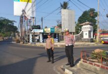 Polri Hadir di Tengah Masyarakat, Polsek Cilimus Amankan Jalur Lintas Ibu Kapolda Jawa Barat
