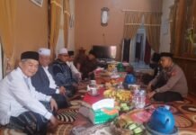 Kapolsek Cidahu Silaturahmi dengan Tokoh Agama Desa Legok Kecamatan Cidahu