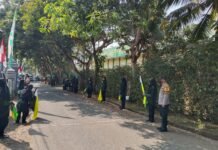 Pastikan Kegiatan Aman, Anggota Polsek Ciawigebang Kawal Grand Launching IAI Al-Ikhlas Kuningan