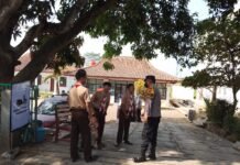 Anggota Polsek Ciawigebang Hadir Berikan Rasa Aman pada Grand Launching IAI Al-Ikhlas Kuningan