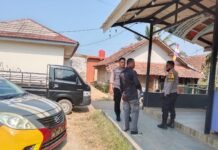 Patroli KRYD Siang Hari, Bhabinkamtibmas Polsek Ciawigebang Sampaikan Imbauan Kamtibmas kepada Warga Desa Geresik