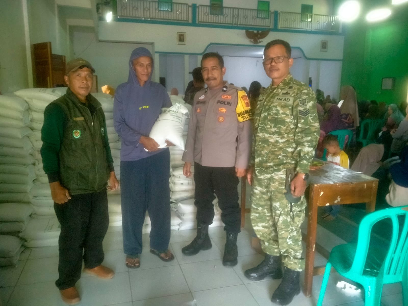 Monitoring Giat Banpang Penyaluran Beras di Desa Nanggela