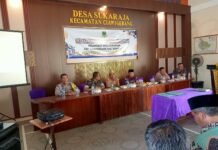 Bhabinkamtibmas Polsek Ciawigebang Hadiri Pelantikan dan Pengambilan Sumpah Jabatan Perangkat Desa Sukaraja