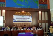 Bhabinkamtibmas Polsek Ciawigebang Hadiri Pelantikan Perangkat Desa Sukaraja