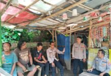 Patroli Dialogis Polsek Cidahu Polres Kuningan Sambangi Warga