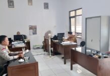 Bhabinkamtibmas Desa Mekarsari Koordinasi dengan Pemdes Antisipasi Karhutla