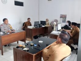 Cegah Karhutla, Bhabinkamtibmas Polsek Ciawigebang Perkuat Koordinasi dengan Pemerintah Desa Mekarsari