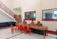 Cegah Kebakaran Hutan dan Lahan, Bhabinkamtibmas Desa Kadurama Perkuat Koordinasi dengan Kepala Desa
